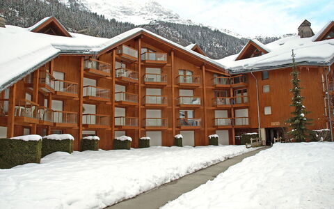 Les Contamines 500: Cielo, Neve, Costruzione, Nube, Giorno, Proprietà, Montagna, Finestra, Natura, Casa