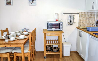 L'Enclave i et J 500.28: Camera, Proprietà, Mobilia, Pavimento, Casa, Cucina, Costruzione, Interior Design, Tavolo, Pavimentazione
