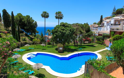 Ladera del Mar: Pianta, Acqua, Cielo, Proprietà, Costruzione, Azzurro, Albero, Località Balneare, Piscina, Vegetazione