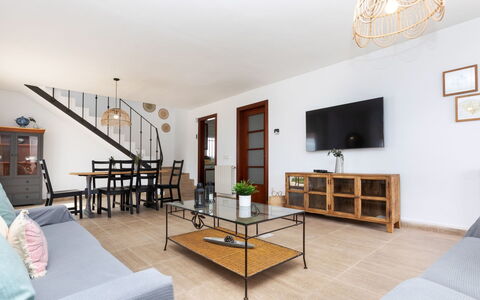 Neus: Mobilia, Costruzione, Cielo, Albero, Interior Design, Pianta, Casa, Tempo Libero, Shade, Sedia
