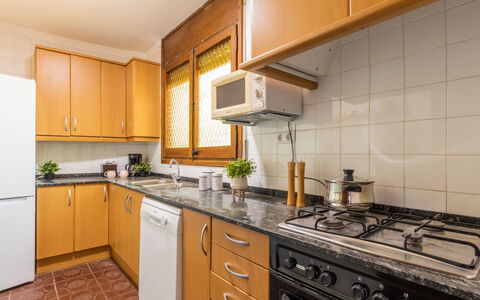 Moru: Cabinetry, Controsoffitto, Costruzione, Proprietà, Elettrodomestico Da Cucina, Cucina Stufa, Cucina, Interior Design, Lavello, Elettrodomestico