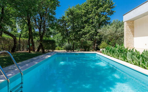 Villa Frleti: Acqua, Pianta, Proprietà, Piscina, Cielo, Blu, Natura, Azzurro, Shade, Rettangolo