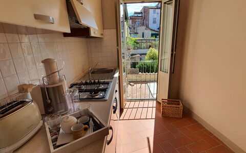 Loft Lucca: Proprietà, Costruzione, Elettrodomestico Da Cucina, Interior Design, Cucina, Controsoffitto, Pavimento, Pavimentazione, Pianta, Cucina Stufa