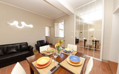 Loft Lucca: Tavolo, Mobilia, Proprietà, Divano, Costruzione, Tavola, Comfort, Pianta Della Casa, Legna, Interior Design