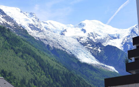 Blanc Neige: Nube, Cielo, Montagna, Neve, Mondo, Pendenza, Paesaggio Naturale, Highland, Terreno, Albero