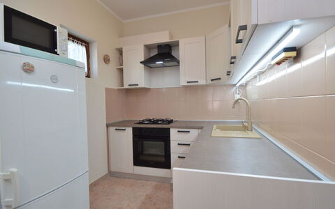 Ante: Cabinetry, Controsoffitto, Proprietà, Costruzione, Lavandino Della Cucina, Elettrodomestico Da Cucina, Cucina Stufa, Cucina, Elettrodomestico, Legna