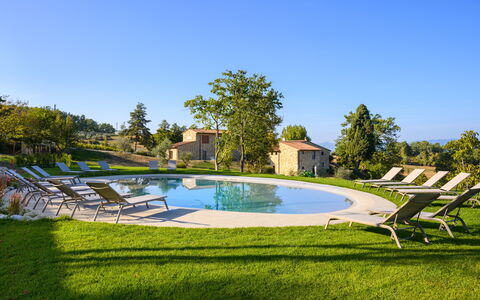 Villa Campestri: Acqua, Cielo, Pianta, Piscina, Albero, Costruzione, Paesaggio Naturale, Architettura, Lotto, Shade