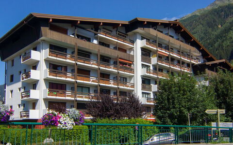 Les Periades: Cielo, Pianta, Costruzione, Finestra, Albero, Casa, Architettura, Urban Design, Quartiere, Condominio