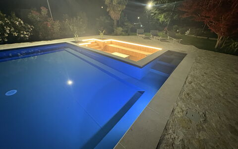 Residenza Thaulero: Piscina, Materiale Composito, Giochi D'Acqua, Tempo Libero, Ricorrere, Design, Eco Hotel, Hotel, Reflecting Pool