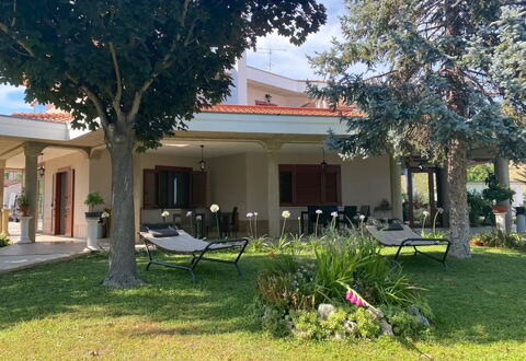 Residenza Thaulero: Pianta, Costruzione, Proprietà, Cielo, Albero, Shade, Lotto, Architettura, Finestra, Villetta