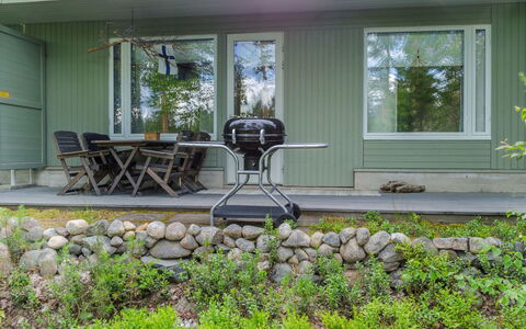 Loma-Koli 6: Arbusto, Giardino, Lotto, Comunita 'Impianto, Groundcover, Casa, Backyard, Villetta, Landscaping