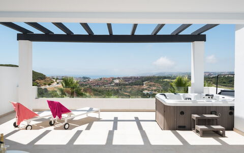 Cortesin: Cielo, Costruzione, Shade, Pianta, Interior Design, Mobili Da Esterno, Albero, Linea, Legna, Urban Design