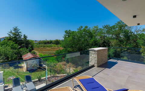 Villa Irena: Cielo, Montagna, Pianta, Comunita 'Impianto, Albero, Ambiente Naturale, Larice, Paesaggio Naturale, Highland, Pendenza