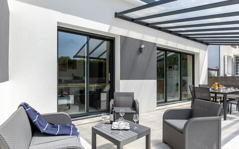 Palet Breton: Mobilia, Tavolo, Proprietà, Divano, Sedia, Shade, Comfort, Finestra, Illuminazione, Interior Design