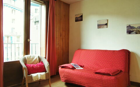 L'Armancette: Mobilia, Camera, Proprietà, Interior Design, Camera Da Letto, Pavimento, Costruzione, Casa, Rosa, Parete
