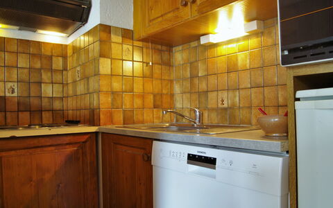 L'Armancette: Controsoffitto, Cabinetry, Cucina, Camera, Proprietà, Mobilia, Illuminazione, Sotto-Armadietto Illuminazione, Piastrella, Costruzione