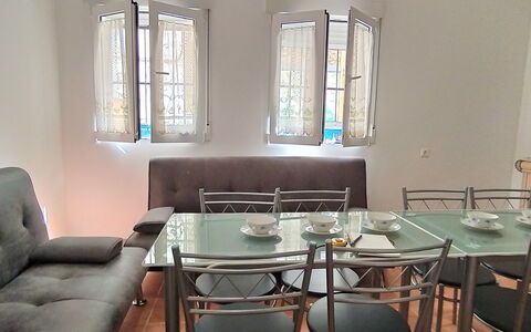 Rainbow: Tavolo, Mobilia, Proprietà, Finestra, Sedia, Divano, Illuminazione, Interior Design, Pavimentazione