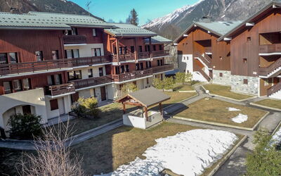 Chamonix 545: Cielo, Costruzione, Montagna, Giorno, Proprietà, Pianta, Neve, Finestra, Casa, Albero