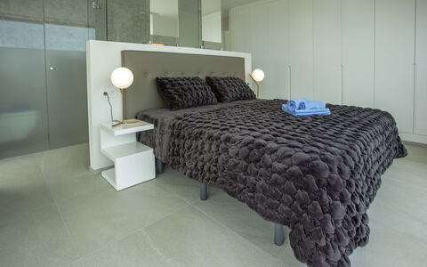 Villa Atina: Costruzione, Comfort, Illuminazione, Legna, Pavimentazione, Interior Design, Pavimento, Telaio Del Letto, Automotive Design