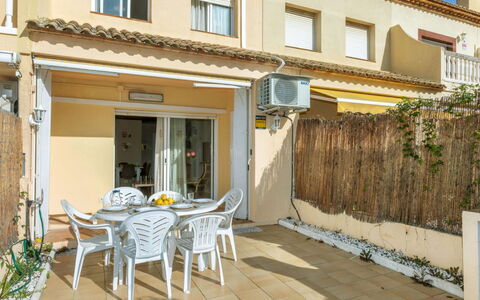 Torredembarra 109: Zona Residenziale, Casa, Balcone, Appartamento, Estate, Shade, Hacienda, Villa, Mobili Da Esterno