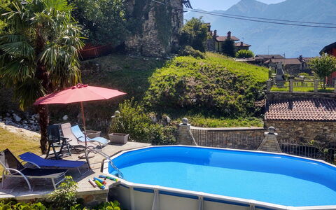 Sorico Albonico 684: Acqua, Proprietà, Cielo, Pianta, Piscina, Natura, Blu, Azzurro, Costruzione, Mobili Da Esterno