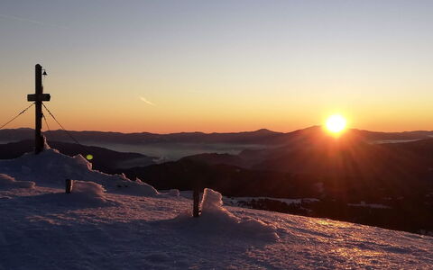 Turracher Höhe 121: Cielo, Atmosfera, Nube, Afterglow, Montagna, Paesaggio Naturale, Highland, Pendenza, Luce Del Sole, Red Sky Alla Mattina
