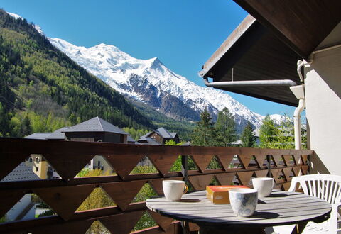 Gentiane: Geografia Montane, Montagna, Proprietà, Catena Montuosa, Alpi, Camera, Tetto, Casa, Costruzione, Immobiliare
