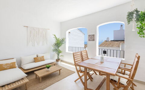 Puerto Banus Opq: Tavolo, Mobilia, Pianta, Costruzione, Pianta Della Casa, Finestra, Sedia, Legna, Divano, Shade