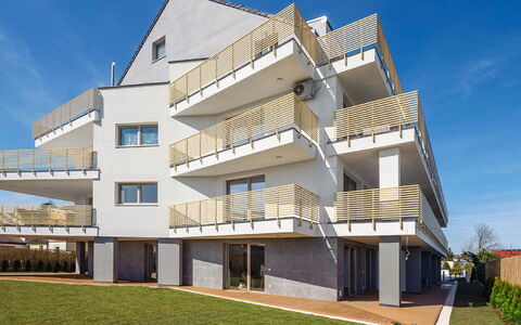 Gea Eco: Nube, Cielo, Acqua, Montagna, Costruzione, Highland, Albero, Corpo D'Acqua, Finestra, Lago