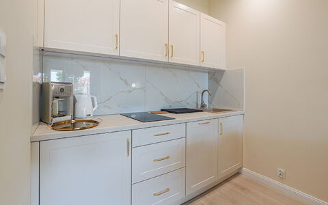 Gea Eco: Nube, Cielo, Acqua, Montagna, Costruzione, Highland, Albero, Corpo D'Acqua, Finestra, Lago