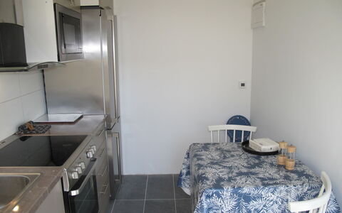 Stegeborg Sjöstugan: Costruzione, Cabinetry, Tavolo, Interior Design, Pavimentazione, Pavimento, Immobiliare, Porta, Lavello