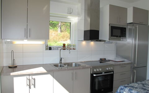 Stegeborg Sjöstugan: Controsoffitto, Cabinetry, Lavandino Della Cucina, Rubinetto, Lavello, Proprietà, Cucina, Pianta, Idraulico Fixture, Cucina Stufa