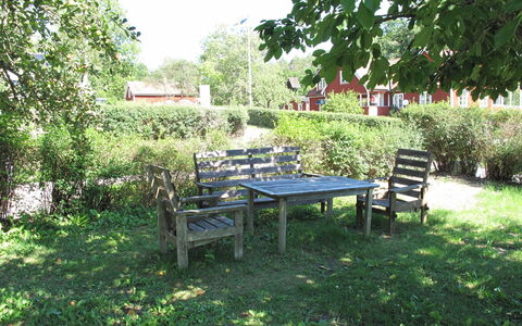Stegeborg Sjöstugan: Pianta, Tavolo, Comunita 'Impianto, Albero, Paesaggio Naturale, Shade, Mobili Da Esterno, Tavolo Esterno, Vegetazione, Lotto
