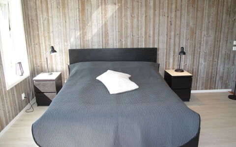 Stegeborg Sjöstugan: Costruzione, Mobilia, Comfort, Telaio Del Letto, Cuscino, Letto, Tessile, Legna, Casa, Tavolo