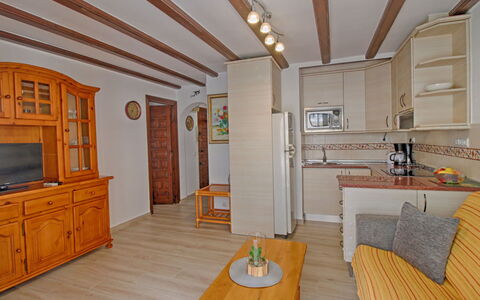 Damara V: Cabinetry, Mobilia, Proprietà, Tavolo, Controsoffitto, Costruzione, Cucina, Legna, Interior Design, Illuminazione