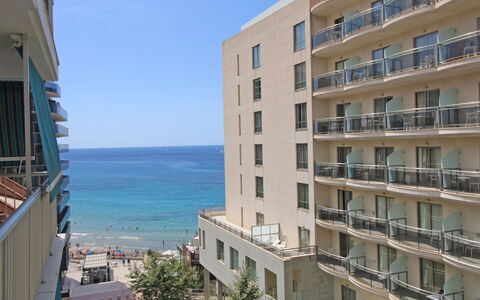 Damara V: Acqua, Cielo, Costruzione, Giorno, Finestra, Proprietà, Azzurro, Palazzone, Urban Design, Condominio