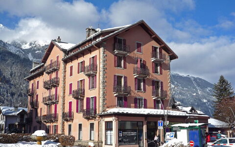 L'Univers: Nube, Cielo, Costruzione, Montagna, Neve, Proprietà, Finestra, Casa, Zona Residenziale, Quartiere
