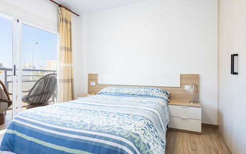 Orion: Mobilia, Costruzione, Proprietà, Comfort, Azzurro, Legna, Telaio Del Letto, Finestra, Interior Design, Casa