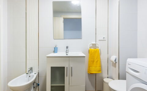 Orion: Idraulico Fixture, Lavello, Rubinetto, Specchio, Proprietà, Bianca, Lavandino Del Bagno, Viola, Bagno, Architettura