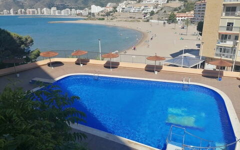 Cullera 60: Acqua, Costruzione, Proprietà, Piscina, Località Balneare, Azzurro, Cielo, Corpo D'Acqua, Mobili Da Esterno, Tempo Libero