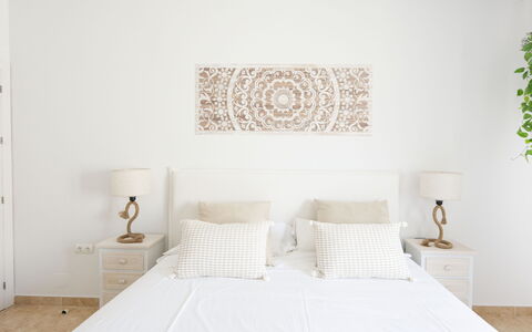 Puerto Banus Opq: Proprietà, Mobilia, Costruzione, Legna, Tessile, Comfort, Interior Design, Rettangolo, Pavimento, Shade