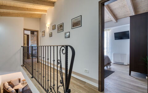 Rika: Cornice, Legna, Comfort, Interior Design, Le Scale, Pavimentazione, Pavimento, Soggiorno, Sala
