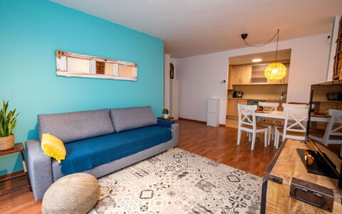 Ancora: Mobilia, Proprietà, Tavolo, Pianta, Divano, Comfort, Legna, Interior Design, Pavimento