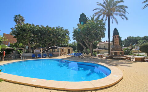 Las Cabañas: Acqua, Cielo, Pianta, Albero, Azzurro, Piscina, Tempo Libero, Materiale Composito, Paesaggio, Shade