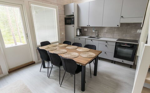 Villa Galdu a: Mobilia, Legna, Pavimentazione, Pavimento, Interior Design, Pavimento In Legno, Cucina, Casa, Cucina & Sala Da Pranzo Tavolo, Appartamento