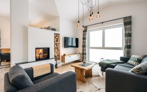 Mountain Lodge - Klippitztörl: Mobilia, Cornice, Proprietà, Divano, Tavolo, Comfort, Pianta Della Casa, Legna, Interior Design, Soggiorno