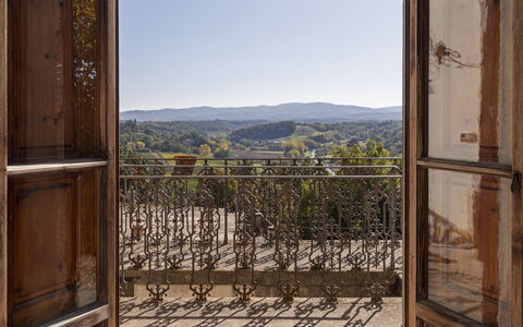 Villa La Cicogna Tuscany: Cielo, Pianta, Legna, Costruzione, Interior Design, Albero, Paesaggio, Latifoglie, Facciata
