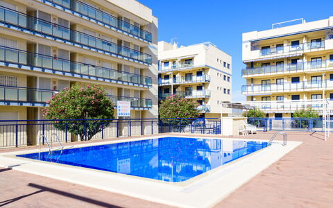Las Dunas: Costruzione, Cielo, Pianta, Finestra, Acqua, Azzurro, Piscina, Urban Design, Palazzone, Condominio