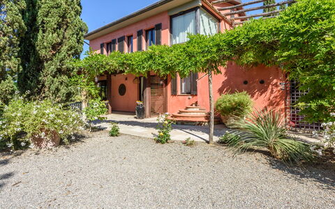 Villa Pancole: Pianta, Finestra, Costruzione, Cielo, Lotto, Paesaggio, Zona Residenziale, Facciata, Immobiliare, Villetta