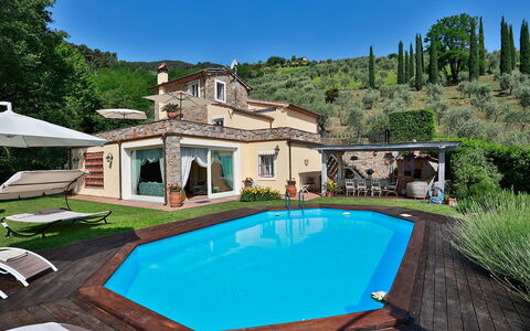 La Quiete: Acqua, Cielo, Pianta, Costruzione, Proprietà, Piscina, Natura, Azzurro, Sedia, Albero